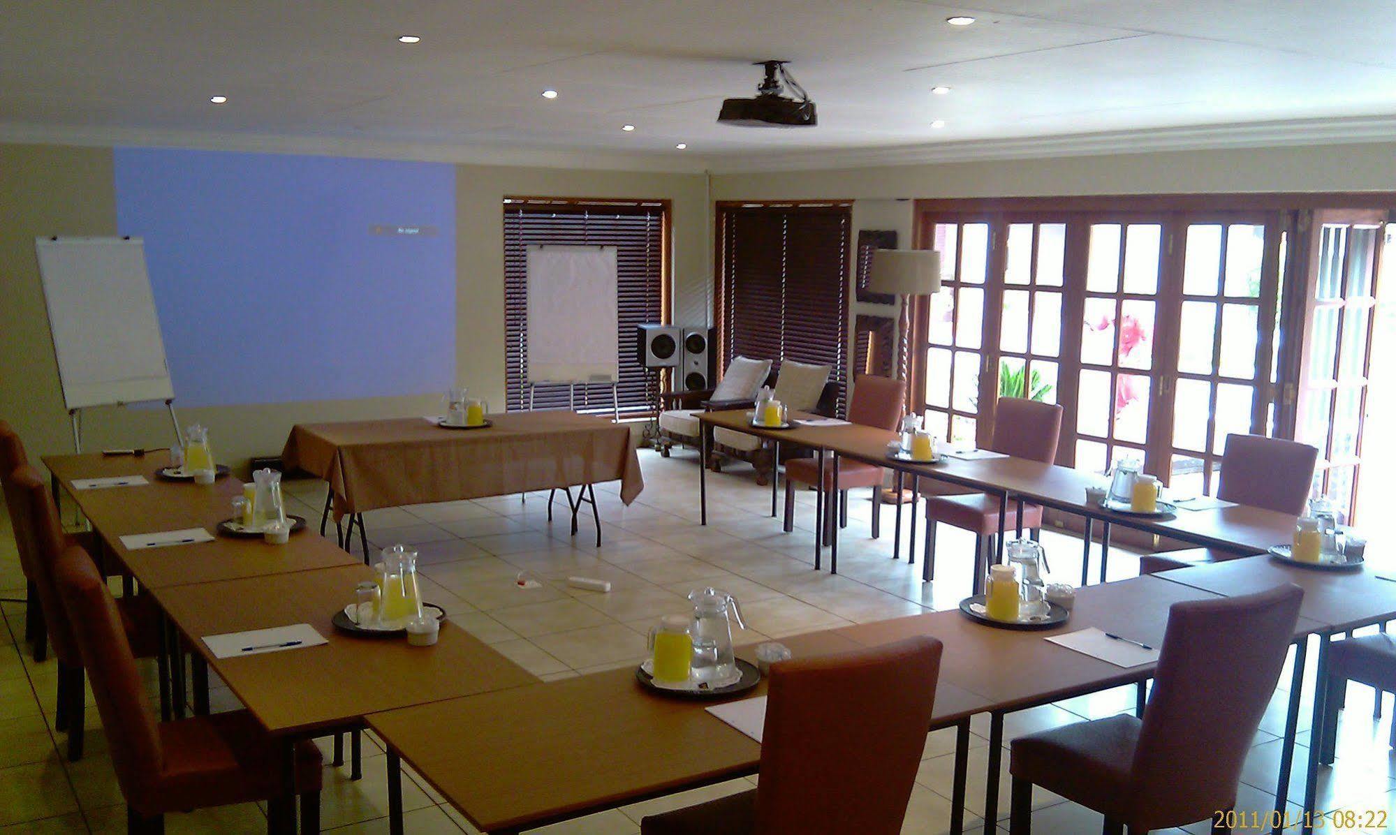 Africasky Guest House Kempton Park Buitenkant foto